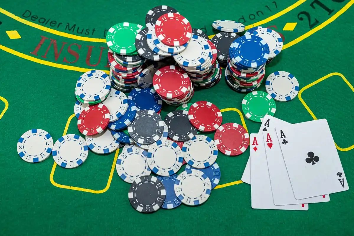 Bàn live casino trực tuyến với dealer người thật trên nền tảng vn68 dành cho người chơi Việt Nam